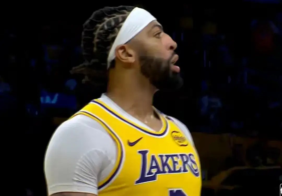 夺冠首场状态出色，勇士观众沸腾！，浓眉哥重返赛场比赛高潮迭起的简单介绍-爱游戏入口