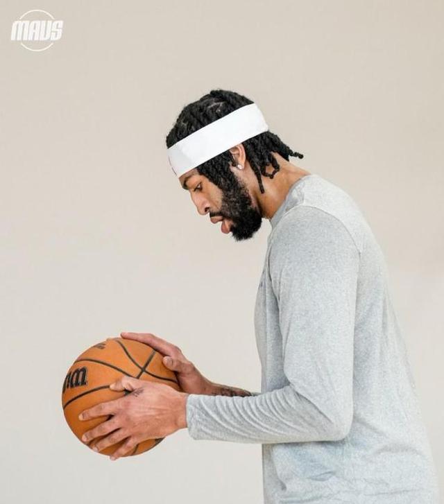 关于浓眉哥连续七场比赛得分超过反败为胜，湖人不断突破！引发球迷热议的信息-爱游戏中心